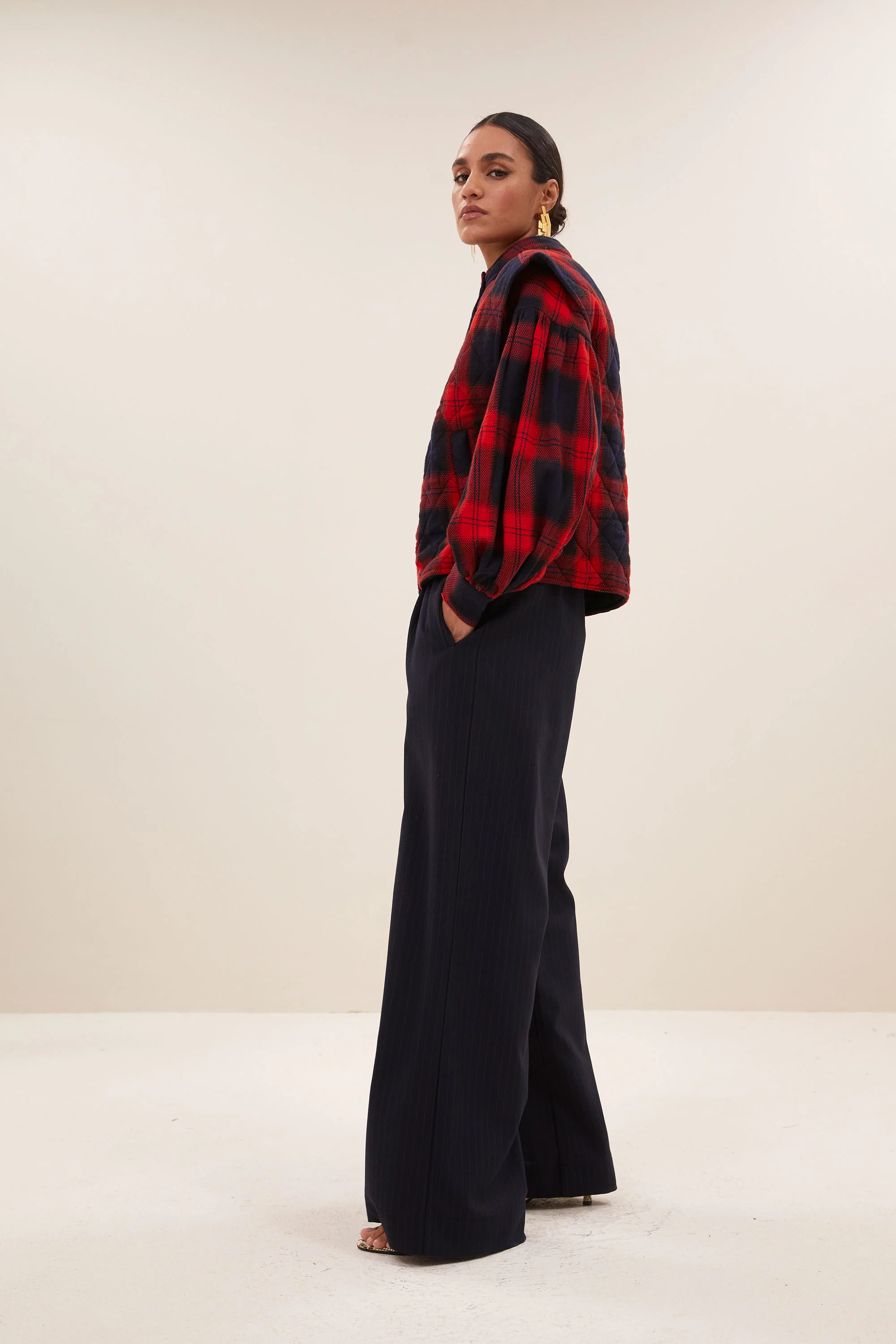 mave red check sleeveless jacket | poppy check - Image 3