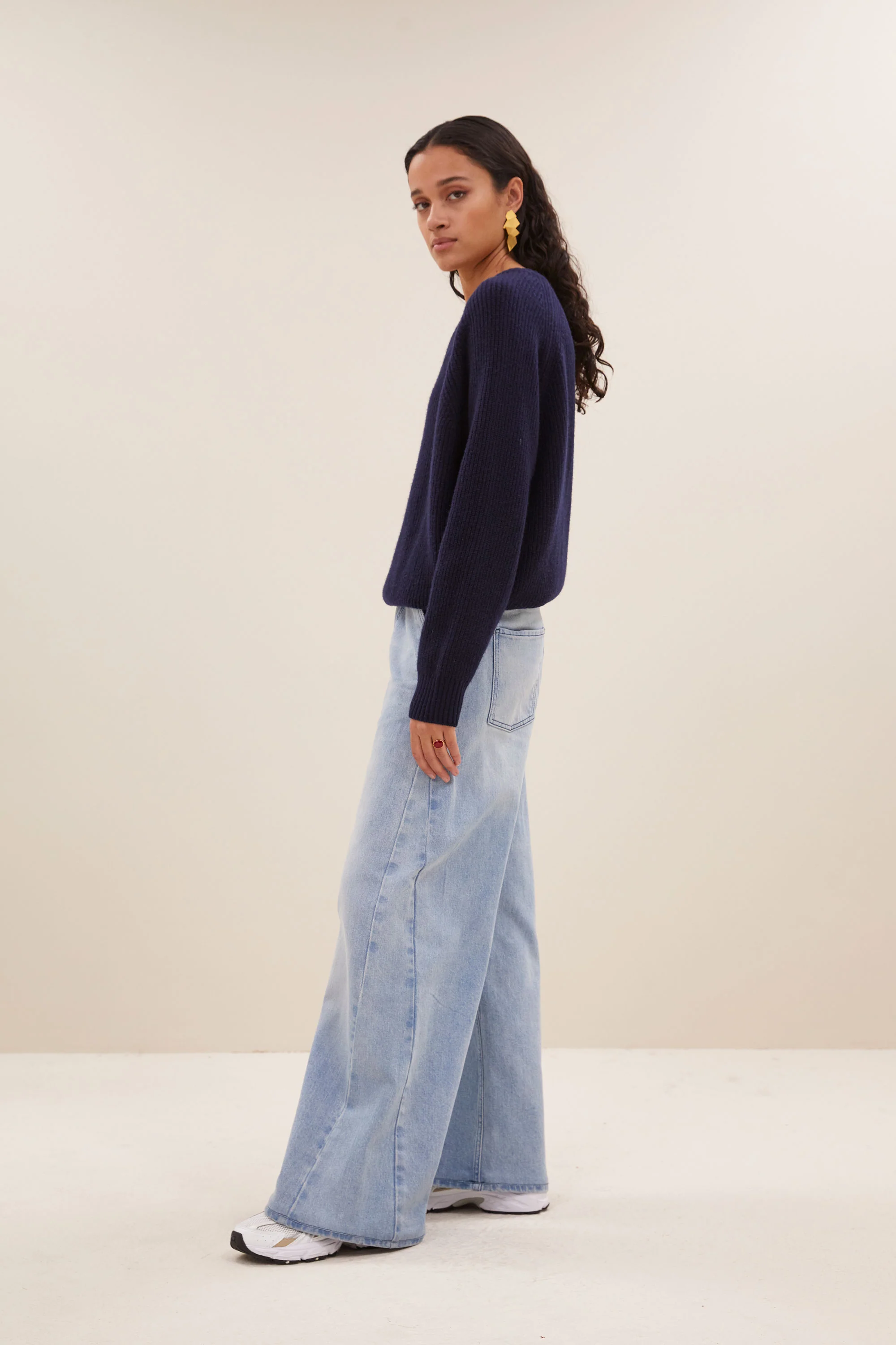 meadow v neck pullover | midnight - Image 3