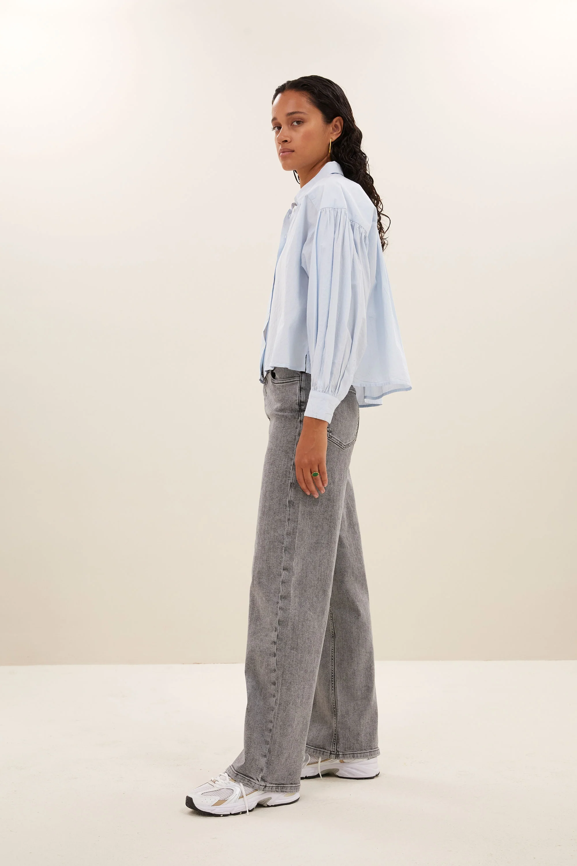 sarah short chambray blouse | light blue - Image 3