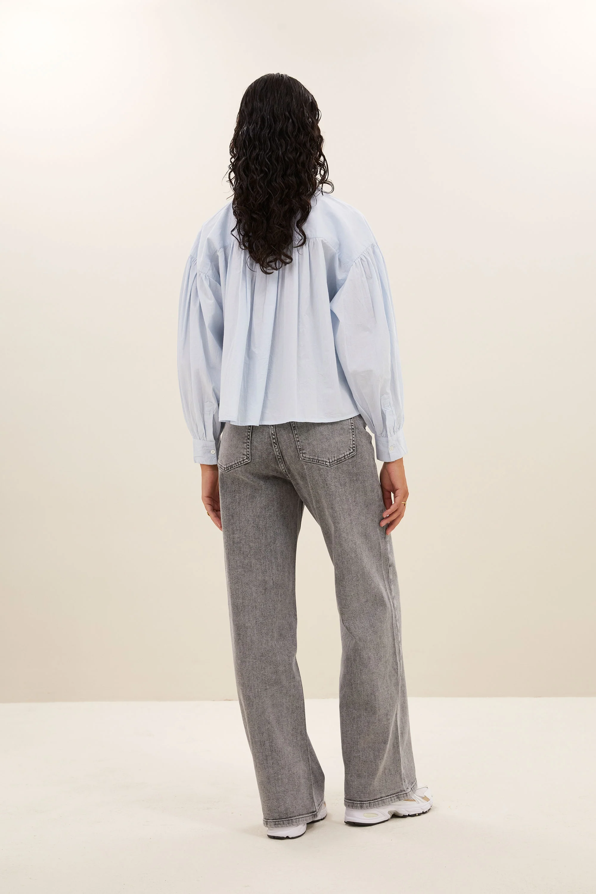 sarah short chambray blouse | light blue - Image 4