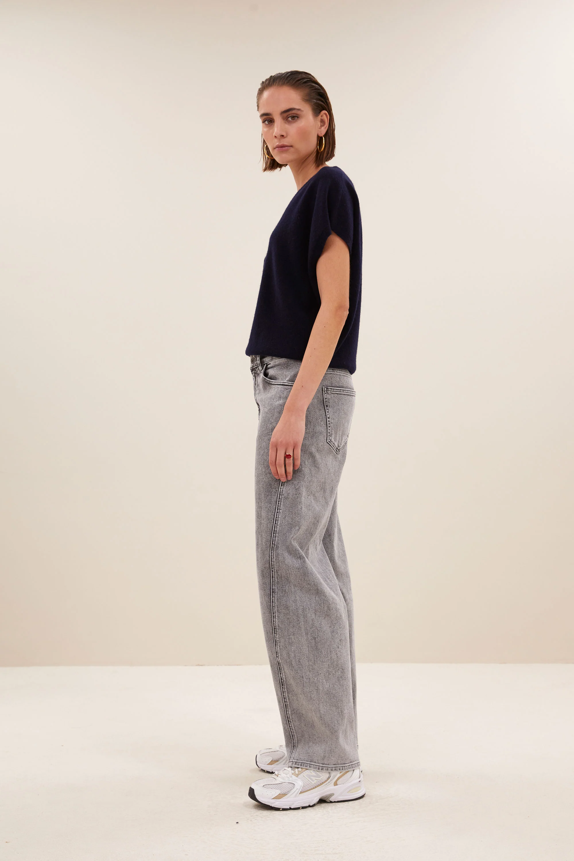 sil v-neck pullover | midnight - Image 3