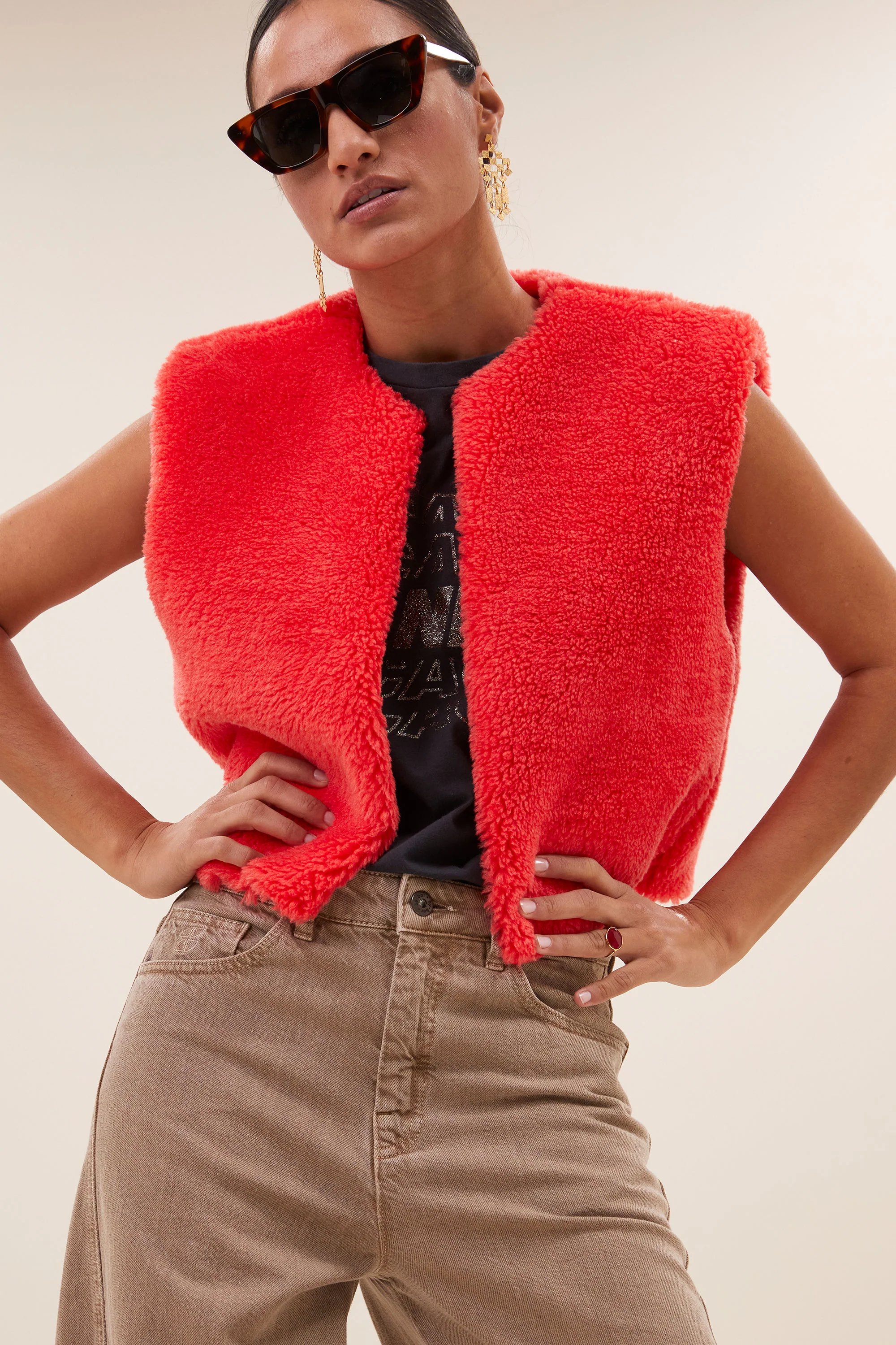 wolly red gilet | poppy red - Image 4