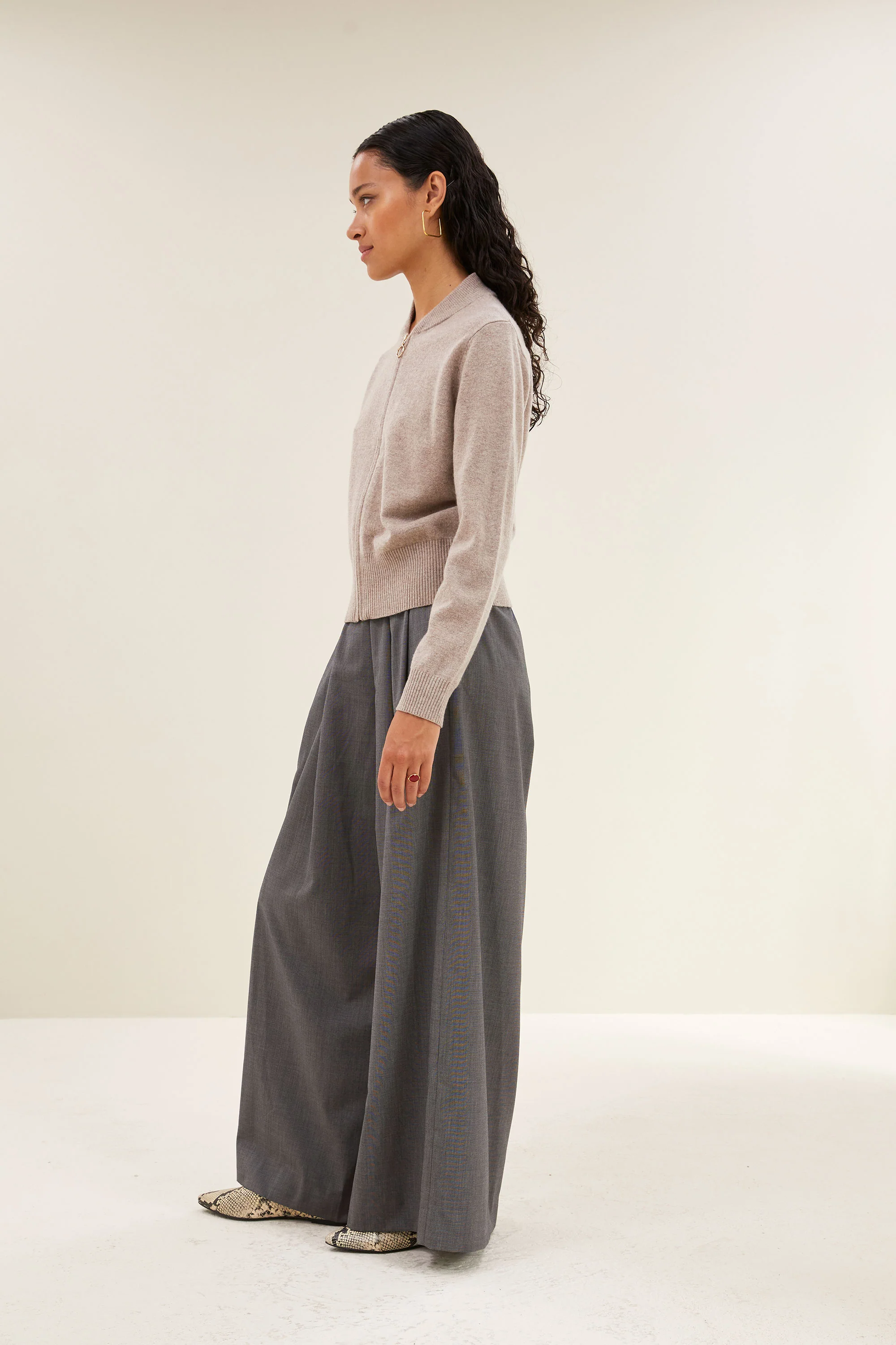 zipp cardigan | dark sand - Image 3